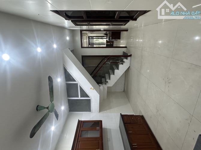 BÁN NHÀ MP YÊN LẠC-Q. HBT-DIỆN TÍCH RỘNG -KD SẦM UẤT-GIÁ ĐẦU TƯ-90m2-3 tầng-mt 4m-23.5 tỷ - 1