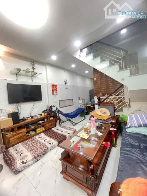 Bán Nhà 2 Tầng Hẻm Thông Thoáng, Cách Đường Xe Hơi 20m Huỳnh Tấn Phát, P. Phú Thuận Quận - 1