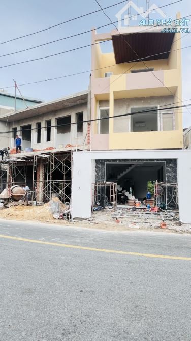 Bán nhà 3 Tầng MẶT TIỀN kinh doanh Dĩ An,Nhà mới 100%,SHR hoàn công - 1