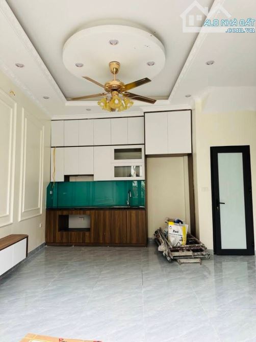 🏡 Trung tâm #Lai_Xá. 30m, 5 tầng, mặt tiền 5,6m_ô tô đỗ cổng_Nhỉnh 5 tỷ - 1