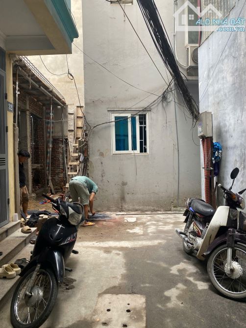Văn Hương - Nhà dân xây chắc chắn - Có sân để xe riêng - Khách dọn về ở được ngay - 1