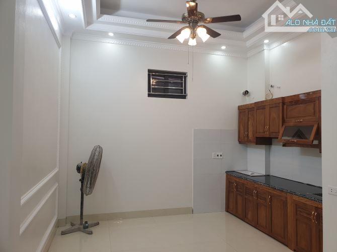 BÁN NHÀ ĐẸP 2.75 TỶ 3 TẦNG 48M2 Ô TÔ ĐỖ CỬA NGÕ ĐƯỜNG THANH BÌNH - 1