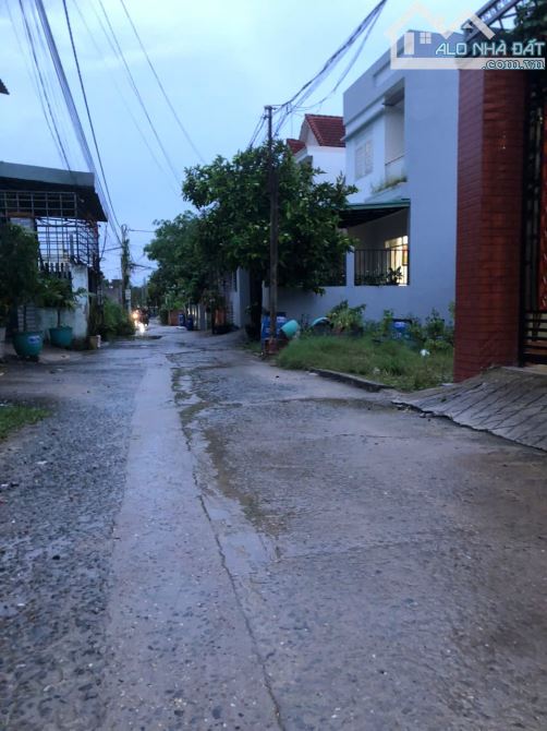 BÌNH NHÂM LÁI THIÊU NHÀ XƯỞNG CẤP 4 DƯỜNG Ô TÔ DT 110 M2 GIÁ 3,2 TỶ - 1