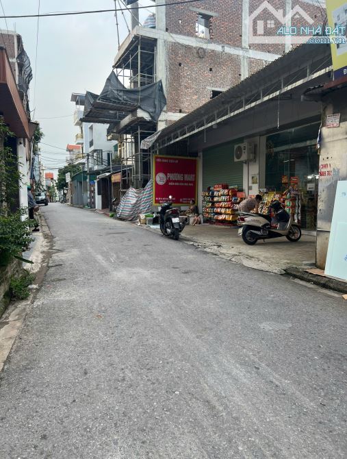 Bán nhà Bát Khối, Long Biên 30m2, 5 tầng, ô tô đỗ cổng cách nhà 5m, 5.5 tỷ - 1