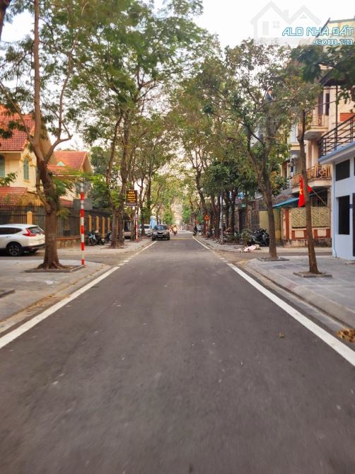 BIỆT THỰ KĐT ĐỊNH CÔNG – 150M² – 4 TẦNG – SÂN VƯỜN – 50 TỶ - 1