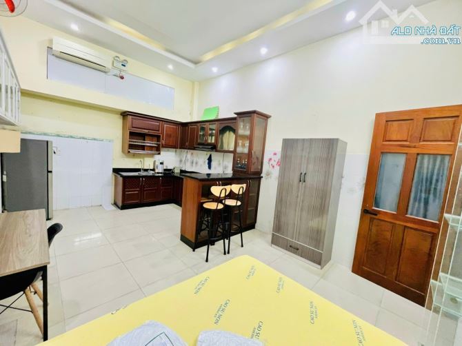 Quận 10 Vip khu Thành Thái- 4 tầng kiên cố ô tô đậu giá chỉ 1X.... Tỷ. - 1
