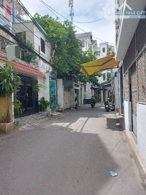 Nhà 4 tầng ngang 5.2m, gần chợ Phạm Văn Hai – Bùi Thị Xuân, Tân Bình, chỉ 9.8 tỷ - 1