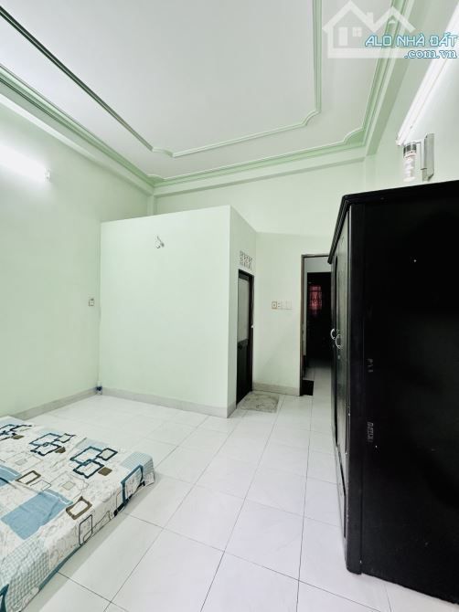 🏡😍GẦN MẶT TIỀN -PHẠM VĂN HAI- TÂN BÌNH - HẺM ĐỔ CỬA - 3 TẦNG 4PN,-5WC - 42M2 - CHỈ 7,9TỶ - 1