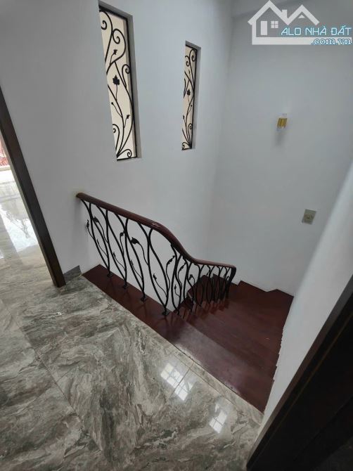 Cho thuê nhà mới ngõ 12 phố Phan Văn Trường, Dt 45m2 x 5 tầng mới , đường ngõ rộng để ô tô - 12