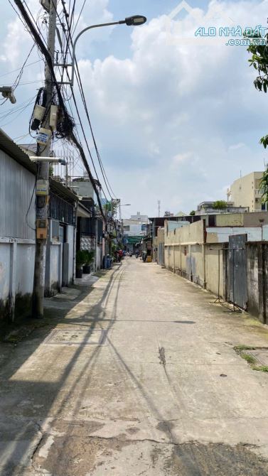 Bán đất phường Linh Tây hẻm Ô tô rộng 10 mét đường Phạm Văn Đồng (2.156 m2) 50 tr/m2 - 12
