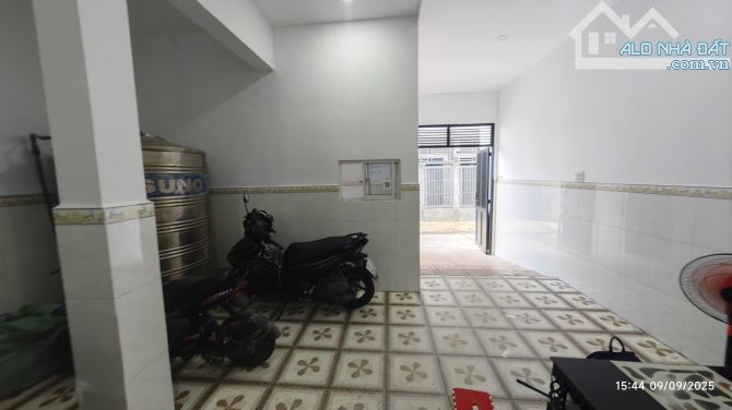 bán nhà nghỉ 4 tầng - 18 phòng - dòng tiền 30-40 triệu / tháng - 12