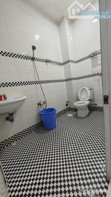 bán nhà nghỉ 4 tầng - 18 phòng - dòng tiền 30-40 triệu / tháng - 13