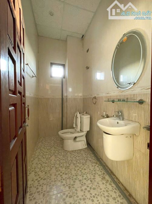 Nhà 5 Tầng Mặt Tiền kinh doanh đường Phạm Văn Đồng hiện đang kinh doanh tốt - 14