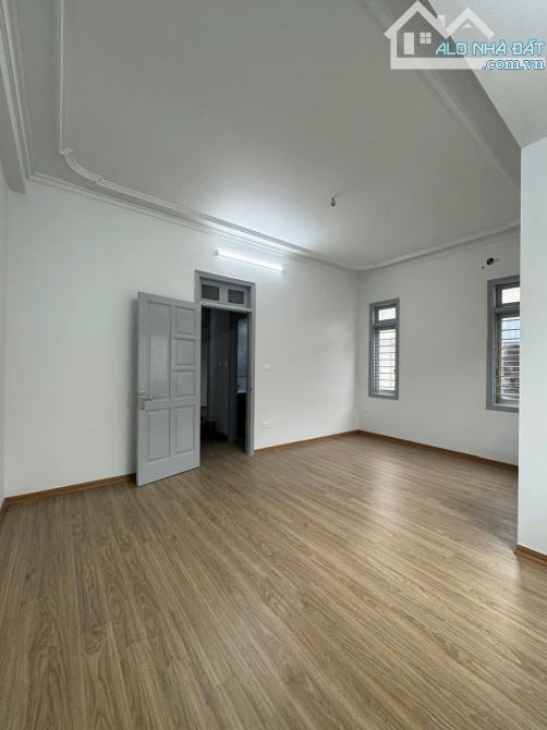 168 Kim Giang, oto tránh ngõ kdoanh thông, lô góc, 55m2 x 7 tầng thang máy. Giá 19 tỷ