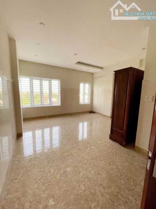 Nhà 5 Tầng Mặt Tiền kinh doanh đường Phạm Văn Đồng hiện đang kinh doanh tốt - 16