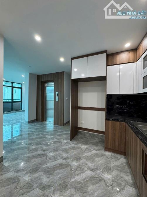 168 Kim Giang, oto tránh ngõ kdoanh thông, lô góc, 55m2 x 7 tầng thang máy. Giá 19 tỷ