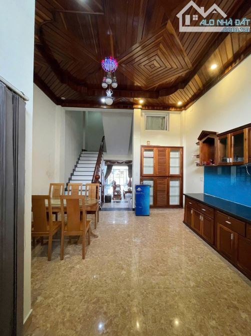 Nhà 5 Tầng Mặt Tiền kinh doanh đường Phạm Văn Đồng hiện đang kinh doanh tốt - 17