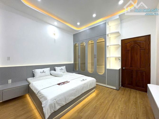 Bán nhà quận 7 hẻm 1113 Huỳnh Tấn Phát. Dt 4x15m. 3 tầng. Giá 6 tỷ 790tr - 18