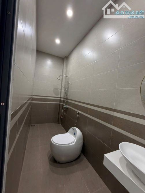 NHÀ MÊ SIÊU XINH THIẾT KẾ HIỆN ĐẠI - ĐƯỜNG THÔNG P. TÂN THÀNH - Loctran - 19