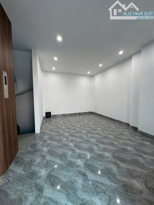 168 Kim Giang, oto tránh ngõ kdoanh thông, lô góc, 55m2 x 7 tầng thang máy. Giá 19 tỷ