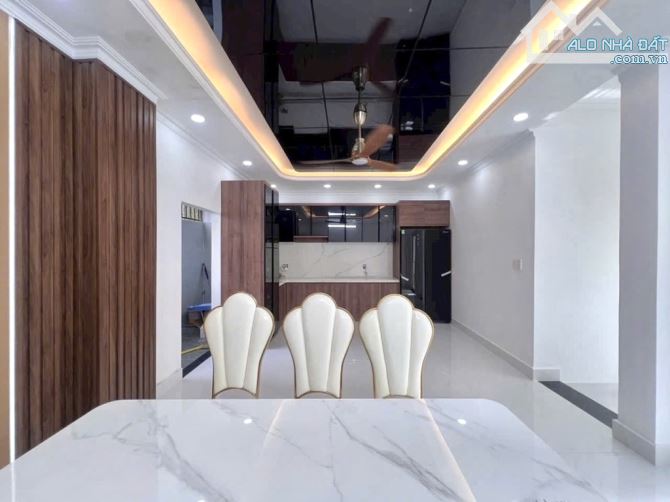 Nhà Phố 125m2 - Gần Quận 7 – Xe Hơi Thông - Nhỉnh 6 Tỷ - 2