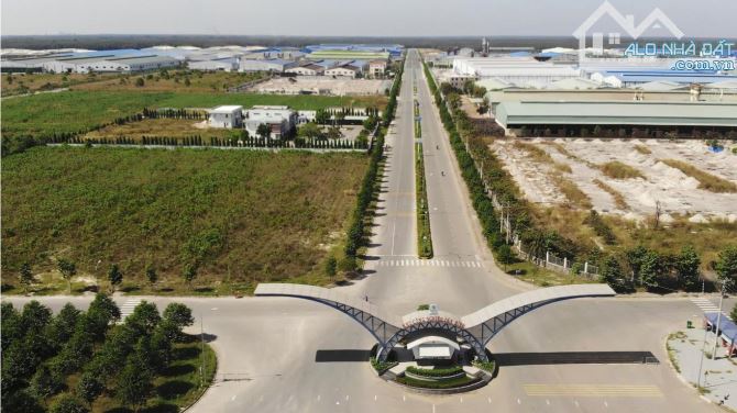 Cần Bán Gấp Lô Đất Ngay Đối Diện Trường Học Mặt Tiền Đường Nhựa 650tr - 2