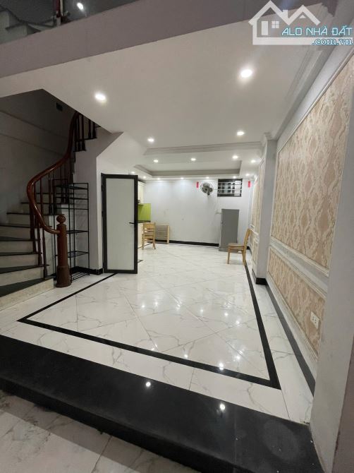 Cho thuê liền kề Phú Diễn 60m2, 6 tầng, thang máy, oto đỗ tránh - 2