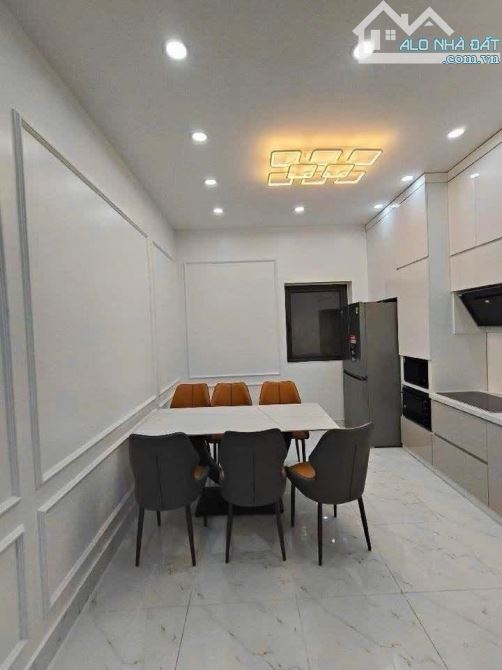 BÁN NHÀ LẠC LONG QUÂN-DÂN XÂY-FULL NỘI THẤT-SÂN ĐỂ XE-LÔ GÓC-VIEW THOÁNG SÁNG-38M*5T HƠN 7 - 2