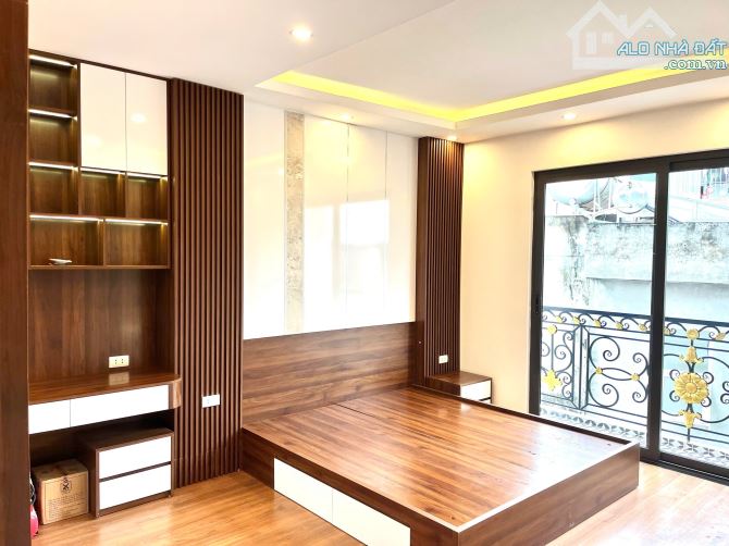 NGUYỄN VĂN CỪ- LONG BIÊN- KHU PHÂN LÔ- Ô TÔ ĐỖ CỬA- 37m2 x 5 TẦNG🌹Nhỉnh 8 tỷ - 2