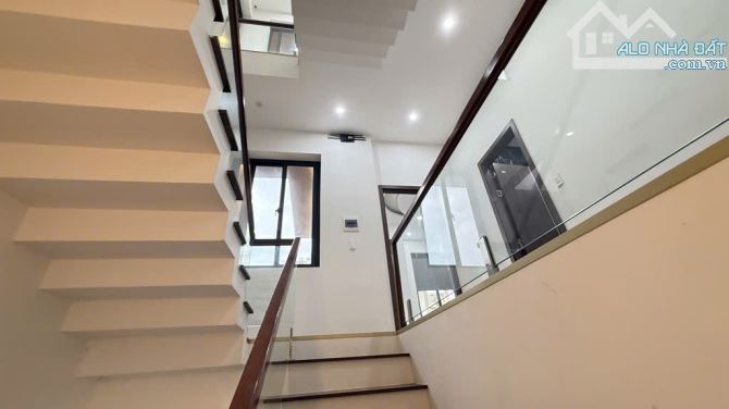 Bán biệt thự siêu đẹp 3 tầng Logoc 2MT Sơn Thủy, Ngũ Hành Sơn, giá cực tốt - 2