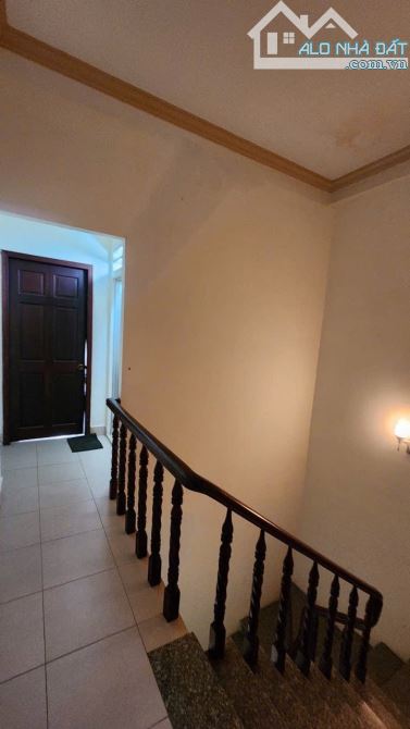 Bán nhà - hẻm vào đài tưởng niệm Bác Hồ hẻm xe hơi tránh nhau. - 2