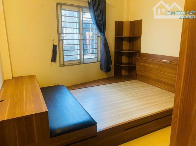 BÁN NHÀ DÂN XÂY THẠCH BÀN LONG BIÊN 6 TỶ 41m 4 TẦNG MT 4m Ô TÔ KINH DOANH GẦN TRƯỜNG CẤP 3 - 2