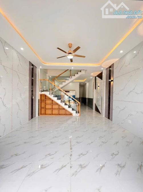 Bán Nhà Lầu Cách Bửu Long 7 Phút Di Chuyển - 2