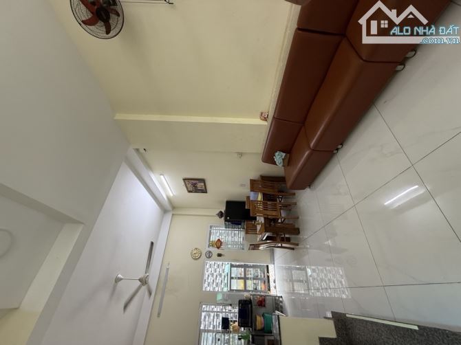 BÁN GẤP NHÀ 5 x 17M- 4 LẦU, MTKD ĐẲNG CẤP HUỲNH VĂN NGHỆ -CHỈ HƠN 11 Tỷ - 2