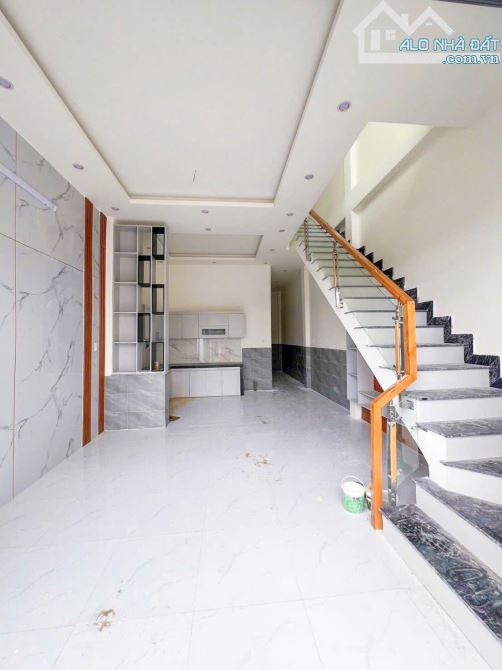 CHỦ NGỘP CẦN GẢ NHANH NHÀ MỚI XÂY NGAY CUỐI ĐƯỜNG ĐỒNG KHỞI! - 2