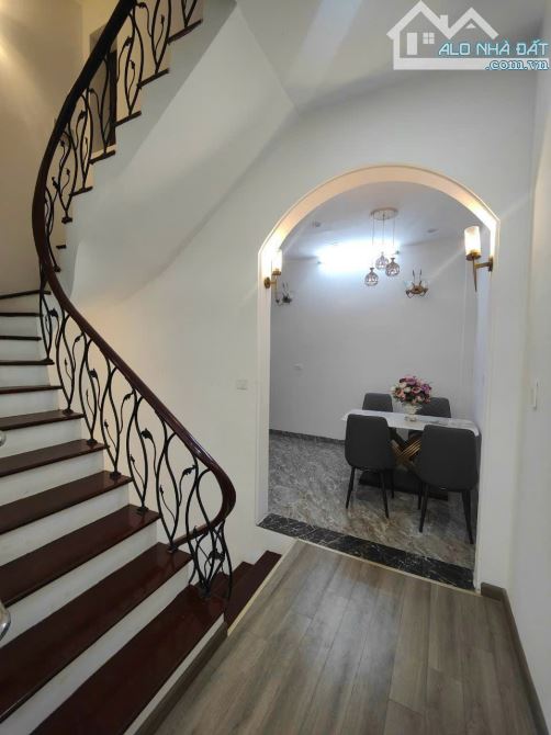 Cho thuê nhà mới ngõ 12 phố Phan Văn Trường, Dt 45m2 x 5 tầng mới , đường ngõ rộng để ô tô - 2