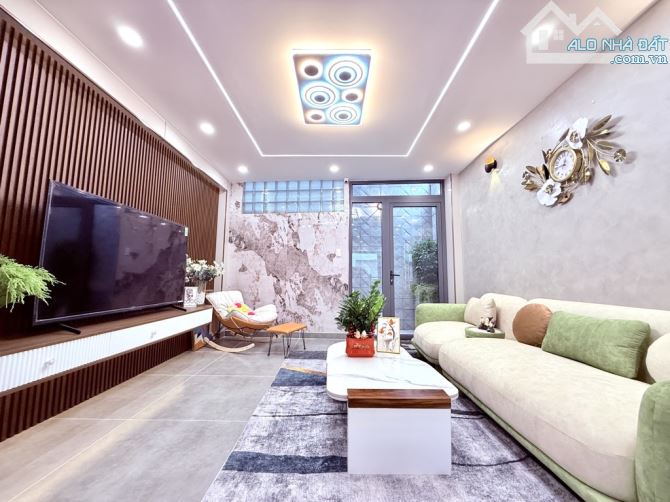 NHÀ 5 TẦNG THANG MÁY, XE HƠI NGỦ TRONG NHÀ - ĐƯỜNG PHẠM VĂN CHIÊU - DT56 M - GIÁ 9.9 TỶ - 2