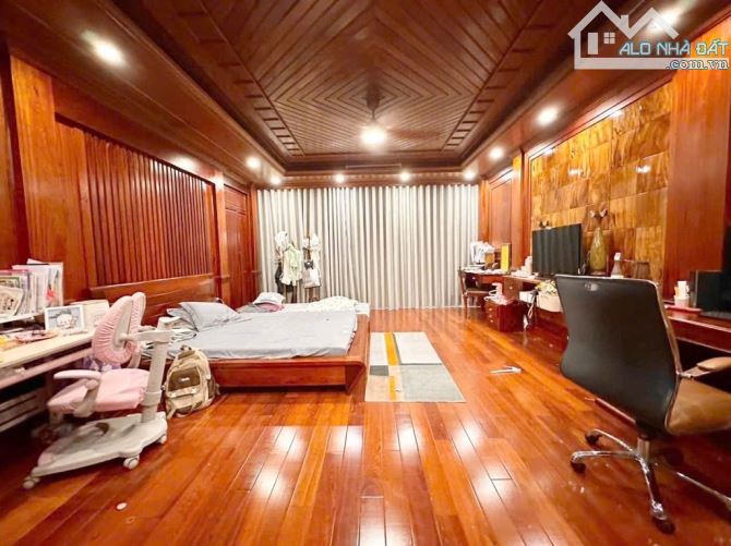 BÁN NHÀ XUÂN LA 85m2. GARA Ô TÔ 2 Ô TÔ - PHÂN LÔ - 2 Ô TÔ TRÁNH ĐỖ NGÀY ĐÊM + VỈA HÈ