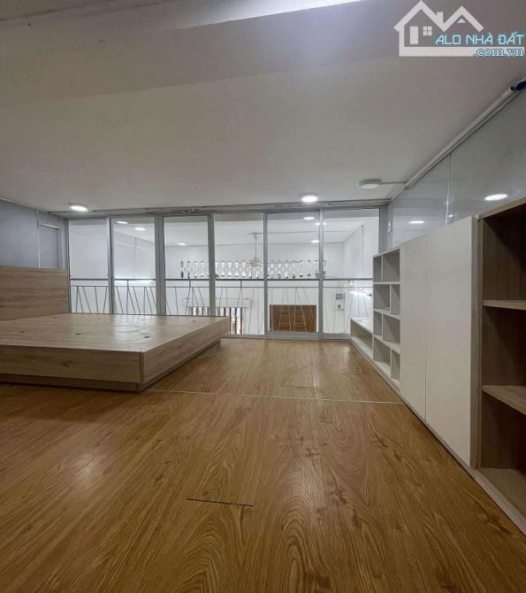 Bán căn hộ lầu 1 CC Nguyễn Trãi, P1, Q5, 80m2, 2 tầng, tặng nội thất, chỉ 2,75 tỷ - 2