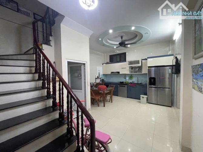 Hồ Tùng Mậu- 54.6m2 - 9 tỷ hơn - Dân xây - Phân lô ôtô - 2