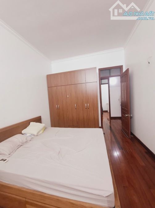 Bán nhà 4 tầng 70m2 Hoàng Như Tiếp- 17 tỷ- Ngõ thông, nội thất gỗ xịn, mặt tiền đẹp - 2