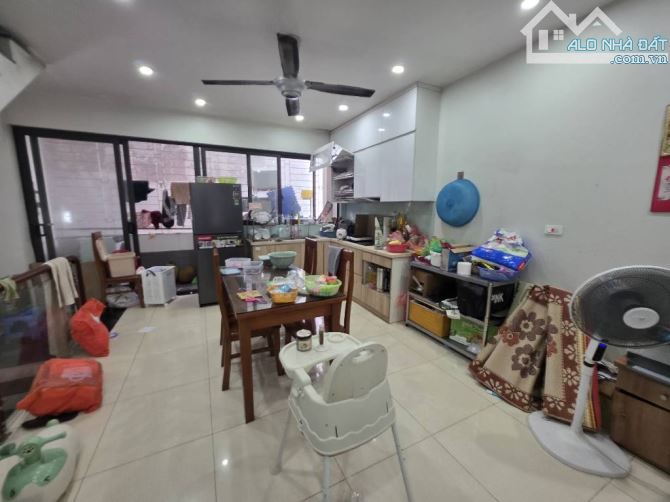 Bán nhà phân lô Đền Lừ 56m/5 tầng ô tô vào nhà/ 15,2 tỷ - 2