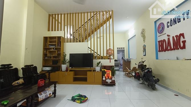 HẺM XE HƠI - CÁCH QL1A 20M, BÌNH HƯNG HÒA B, BT – GIÁ 4.8 TỶ – 2 TẦNG DIỆN TÍCH 74M² - 2