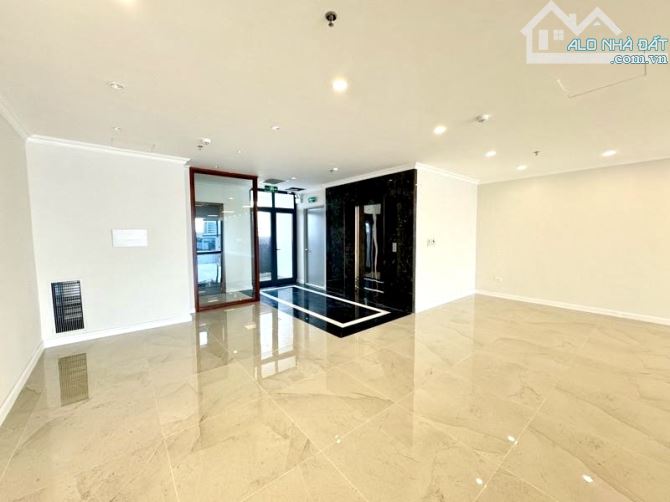 Building mặt phố Vương Thừa Vũ, DT 1.5 tỷ/năm, vỉa hè, gara, 104m*9T thang máy - 2