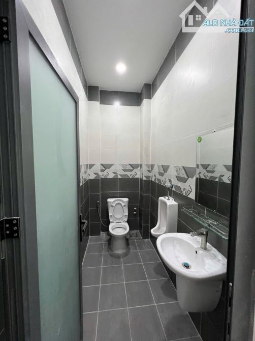 Bán Nhà VĂN PHÒNG 5 TẦNG Mặt tiền đường LÒ LU TRƯỜNG THẠNH Q9 DT: 80m2 Giá 14.5 Tỷ - 2