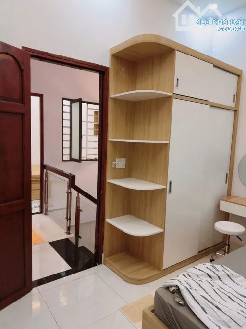 BÁN NHÀ 2 TẦNG HXH THÔNG GẦN CỐNG LỞ TÂN BÌNH DƯỚI 5 TỶ CHỈ CẦN XÁCH VALI VÀO Ở NGAY - 2