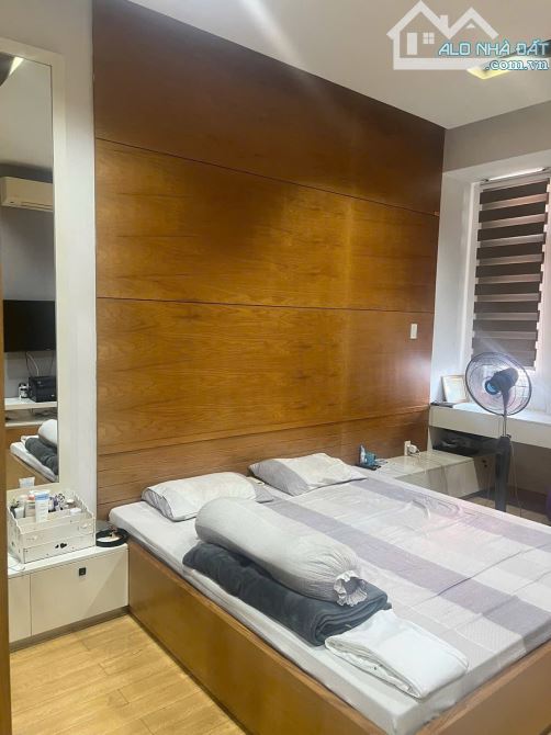 Bán nhà 4 tầng đường vân đồn dt104m ngang 4m full nội thất giá 15 tỷ - 2