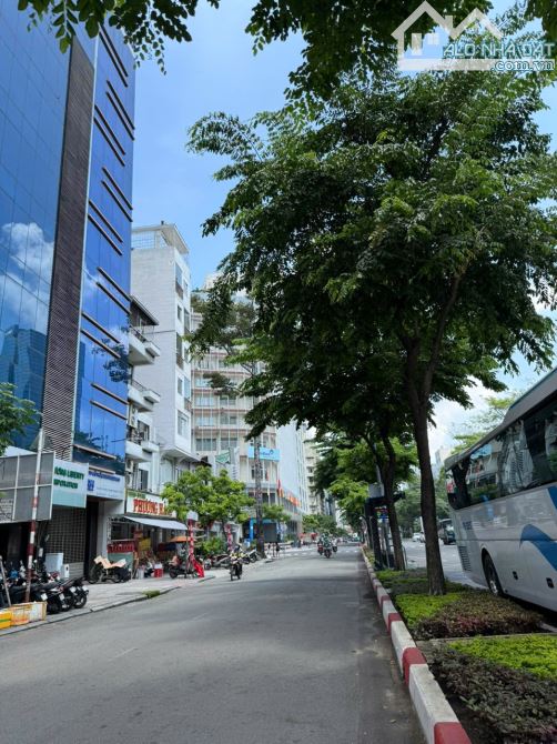 khách sạn sát  Bến Thành.  Hầm 8 tầng. Q1- P. Sài Gòn. Thu nhập:170tr/th. giá : 29.5 tỷ TL - 2