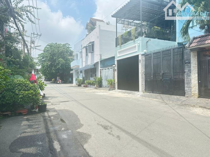 Đường 10m DT 8 x 20m CN 163m2 gía bán gấp chỉ 15 tỷ Chủ đang Ngộp - 2