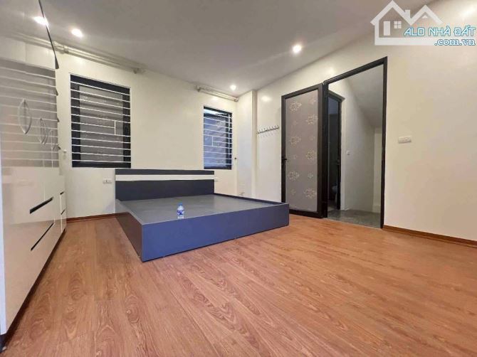 Bán nhanh: Nhà dân xây chắc chắn 30m², ngõ nông gần ô tô – Phúc Lợi Long Biên 5.75 tỷ - 2